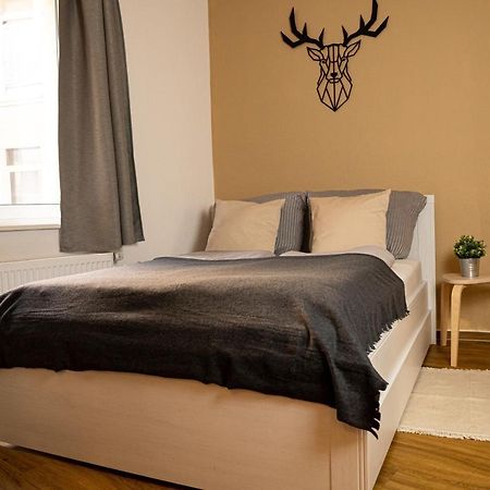 Fullhouse - Halle - T28 - Deer Apartment Esterno foto